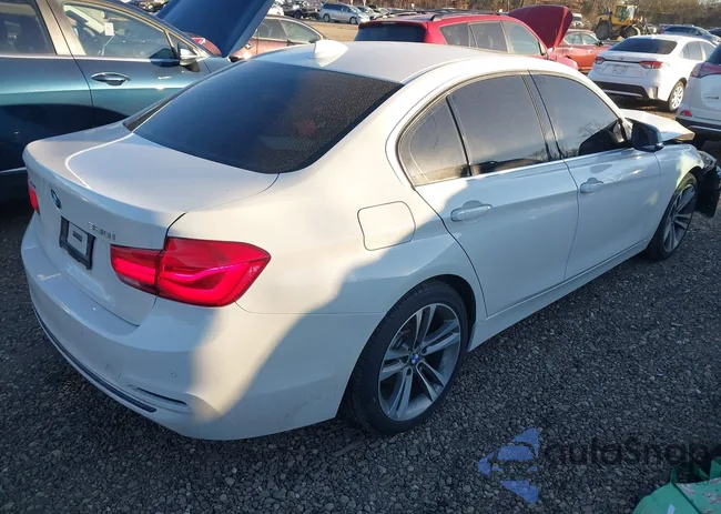 WBA8D9G3XHNU65845: 44130676