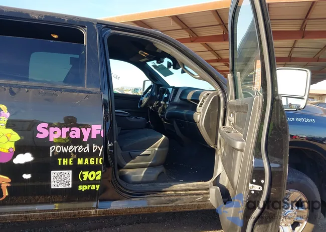 3C6UR5CL8PG616892: 44130795