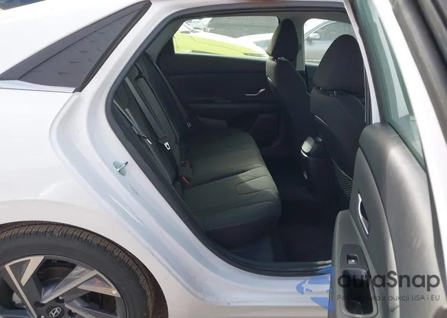 KMHLS4DG9SU037545: 44130859