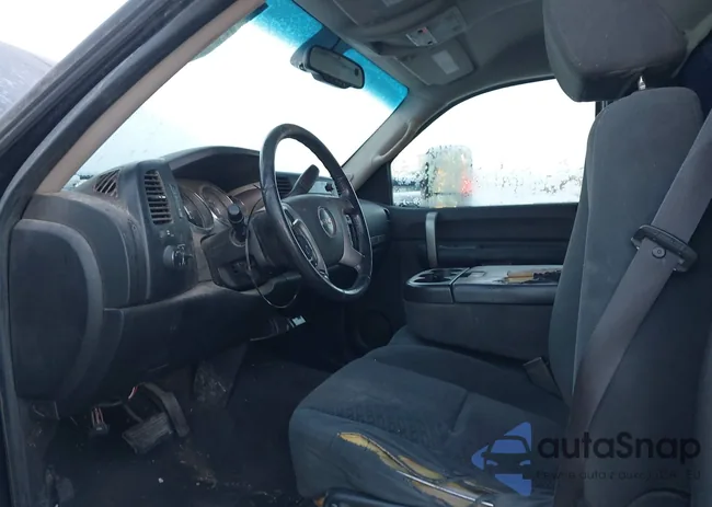 1GTHC24K57E602200: 44130915