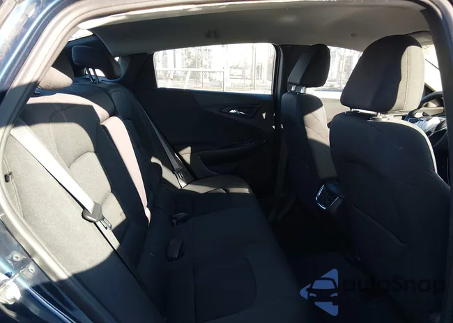 1G1ZD5ST2NF153282: 44130992