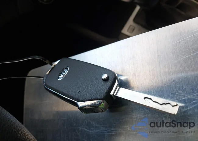 3KPF24AD3ME337921: 44130371