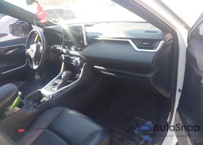 2T3EWRFV8LW071975: 44130418