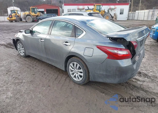 1N4AL3AP1JC152240: 44131522