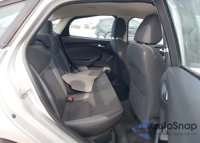 1FADP3F2XEL318260: 44131535