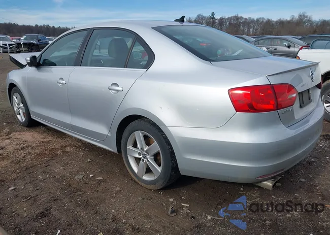 3VWLL7AJ5BM090540: 44131577