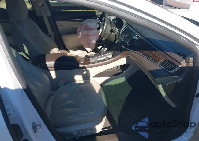 1G4ZP5SS4JU107783: 44131586