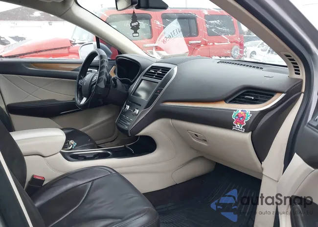 5LMCJ2A97FUJ27857: 44131658