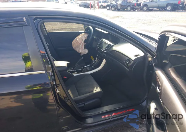 1HGCR2F70GA228136: 44131691