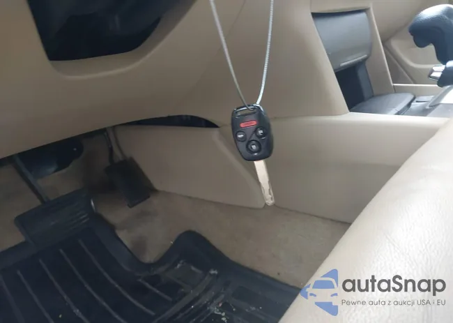 1HGCP2F63CA101727: 44131730