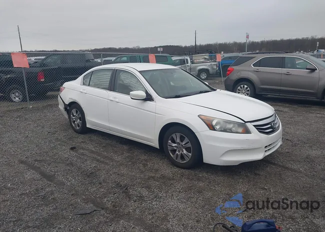 1HGCP2F63CA101727: 44131730