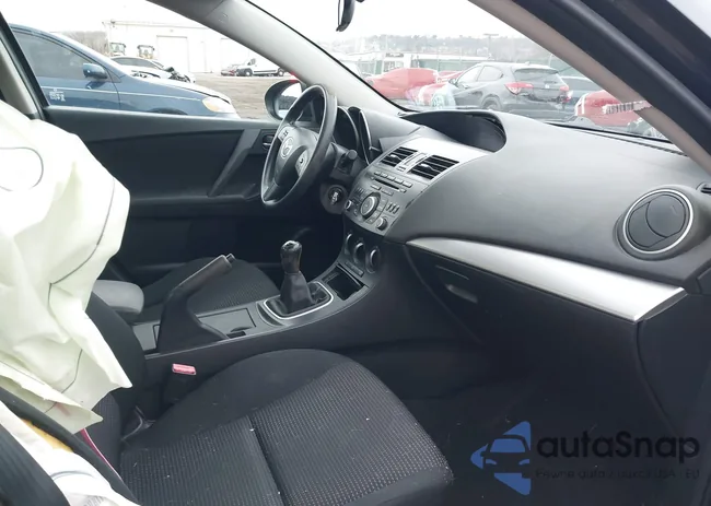 JM1BL1VG0C1504445: 44131738