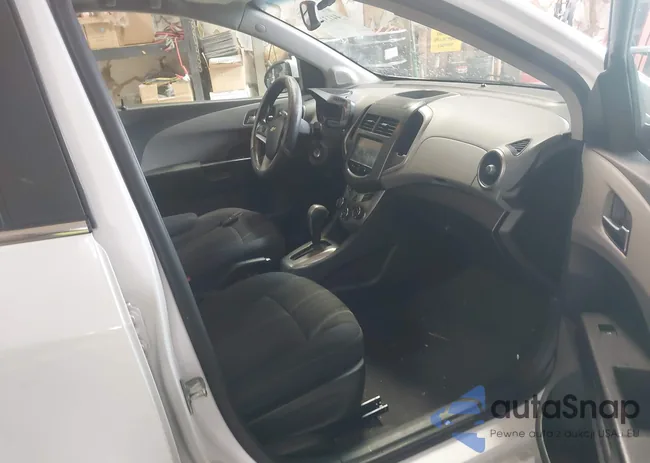 1G1JC6SB4E4188043: 44131765