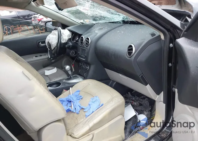 JN8AS5MV3BW664072: 44131769