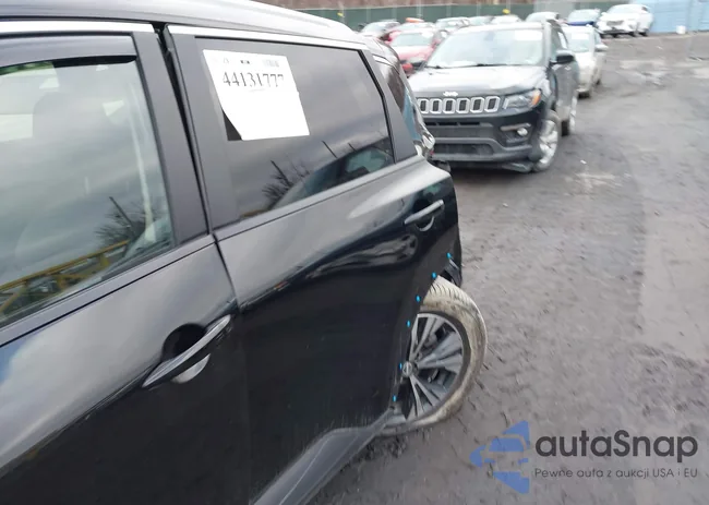 JN8BT3BB4PW482113: 44131777