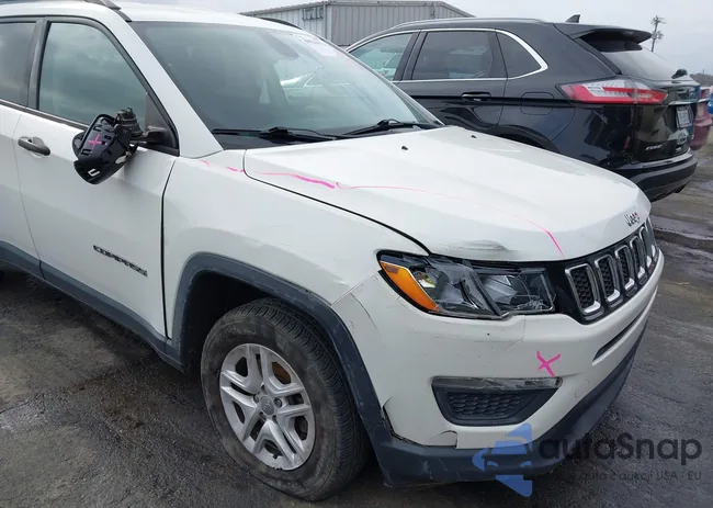 3C4NJCAB7JT233348: 44131812