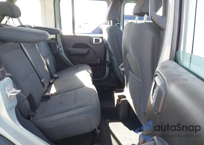 1C4PJXDN2RW104588: 44131813