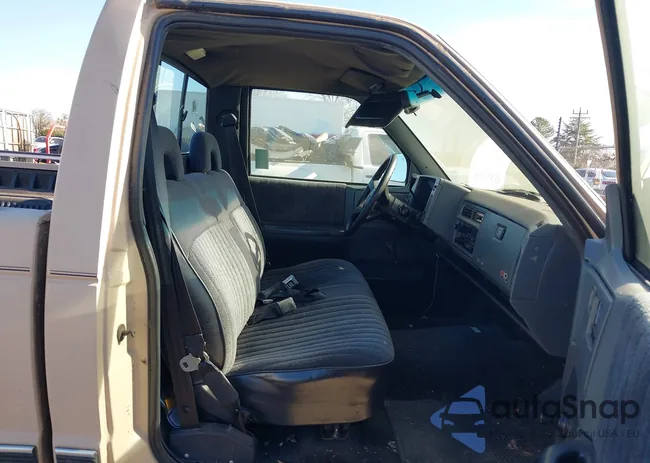 1GCCS14Z2P8105396: 44131838