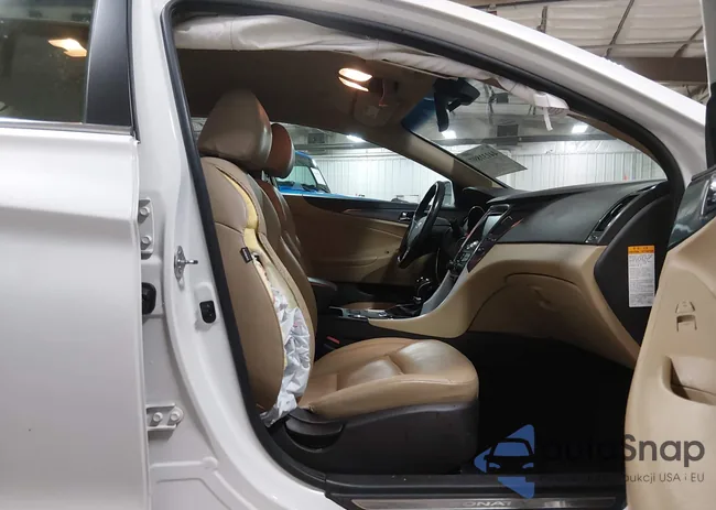 KMHEC4A45DA091915: 44131897