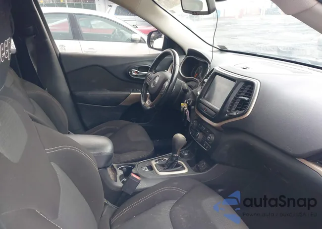 1C4PJMCS0HW567897: 44131909