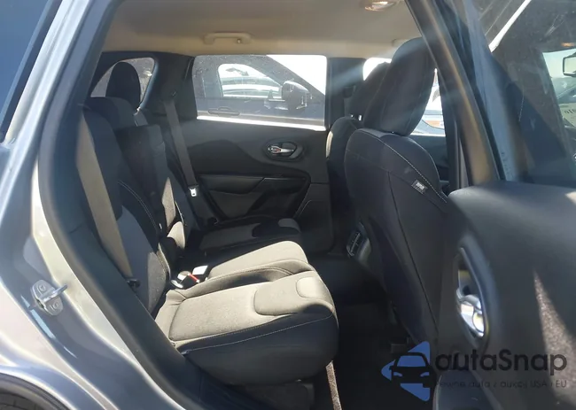 1C4PJMAB6GW182586: 44131916