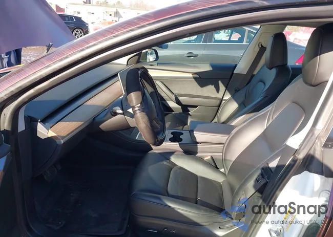 5YJ3E1EB8PF598879: 44131934