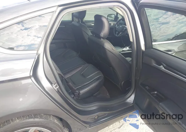 3FA6P0RU6KR161988: 44131941