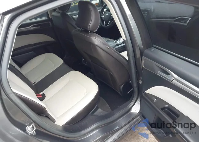 3FA6P0HD4KR166348: 44132035