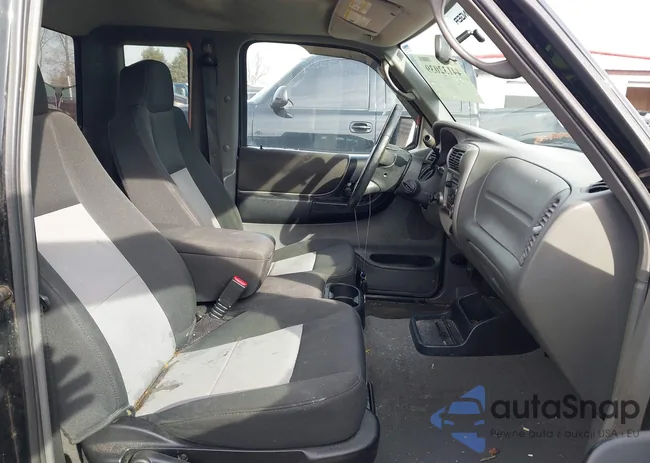 1FTYR14E89PA45731: 44132039