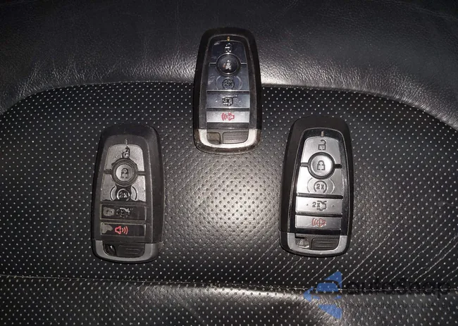 1FM5K8F81KGA16287: 44132050