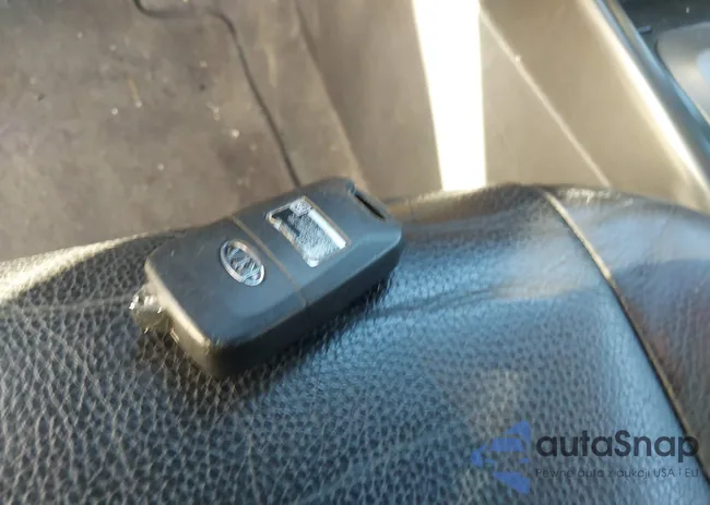 KNDJT2A29B7716042: 44132055