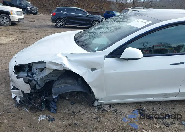 5YJ3E1EA4MF060571: 44131156