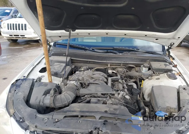 KMHGC4DE1AU108717: 44131236