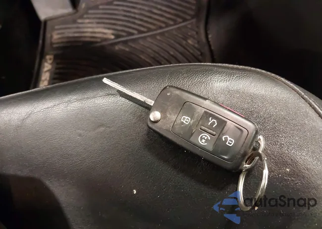 1VWCV7A33FC046734: 44132571