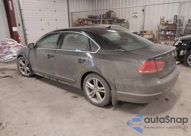 1VWCV7A33FC046734: 44132571