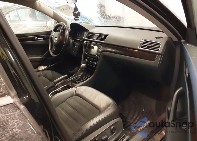 1VWCV7A33FC046734: 44132571