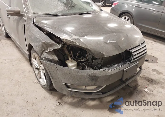 1VWCV7A33FC046734: 44132571