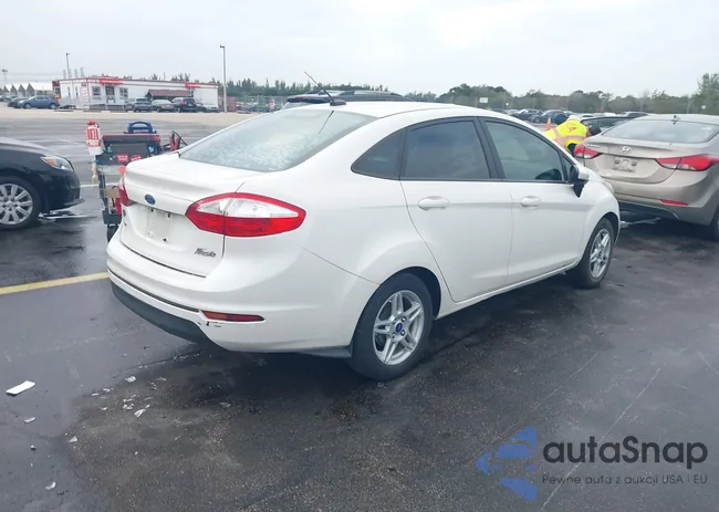 3FADP4BJ3HM161578: 44132595