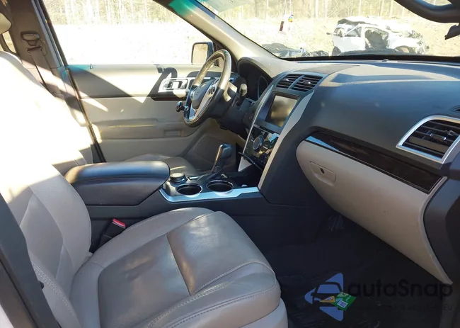 1FMHK8F83CGA92219: 44132688