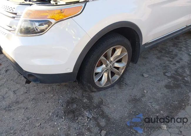 1FMHK8F83CGA92219: 44132688