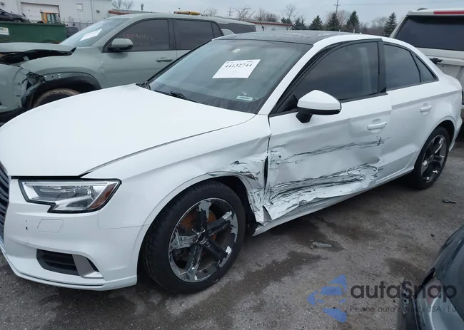 WAUB8GFF0J1044143: 44132744