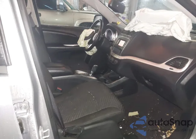 3C4PDCAB2HT587286: 44132952