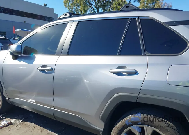 2T3A1RFV3PC340744: 44132996