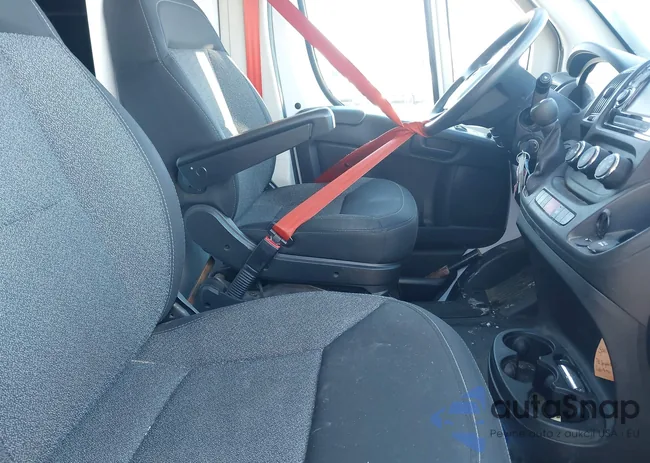 3C6URVHG3GE130885: 44133056