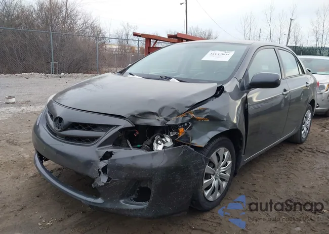 2T1BU4EE9CC845464: 44133064