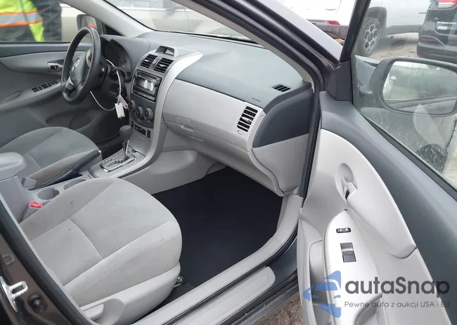 2T1BU4EE9CC845464: 44133064