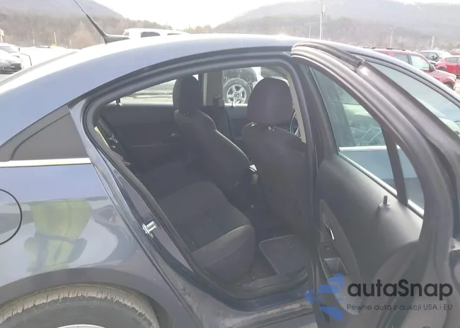 1G1PC5SB6E7237665: 44132083