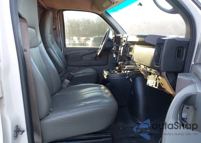 1GCWGFFAXE1136808: 44132096