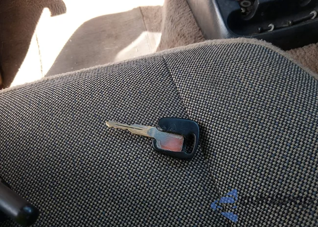 1FTYR14V4YPB98833: 44132171