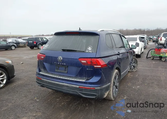 3VVAB7AX6RM224503: 44132250